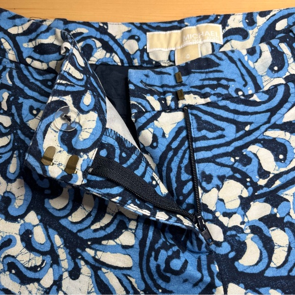 EUC MICHAEL KORS Blue Paisley Print Shorts Size 0 - Picture 4 of 11